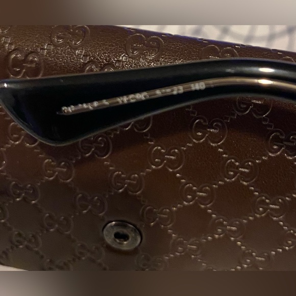 Gucci Sunglasses- classic. Serious buyers only! - Picture 10 of 12